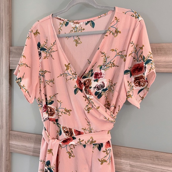 🔥 5 for $25 | Asymmetric Pink Floral Wrap Dress | Size 1X (Runs Small) - Picture 2 of 11